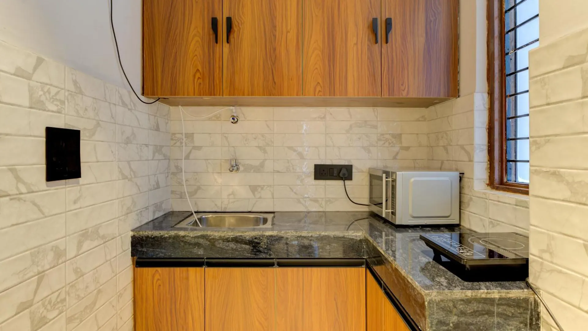 Aura Homes 1 Bhk Serviced Apartment Near Golf Course Road Gurgáon Hotel