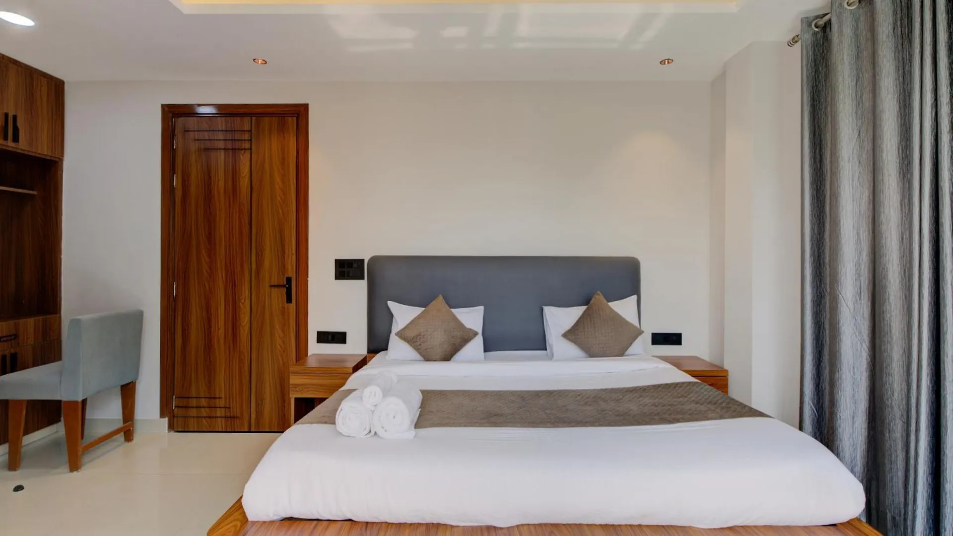 Aura Homes 1 Bhk Serviced Apartment Near Golf Course Road Gurgáon