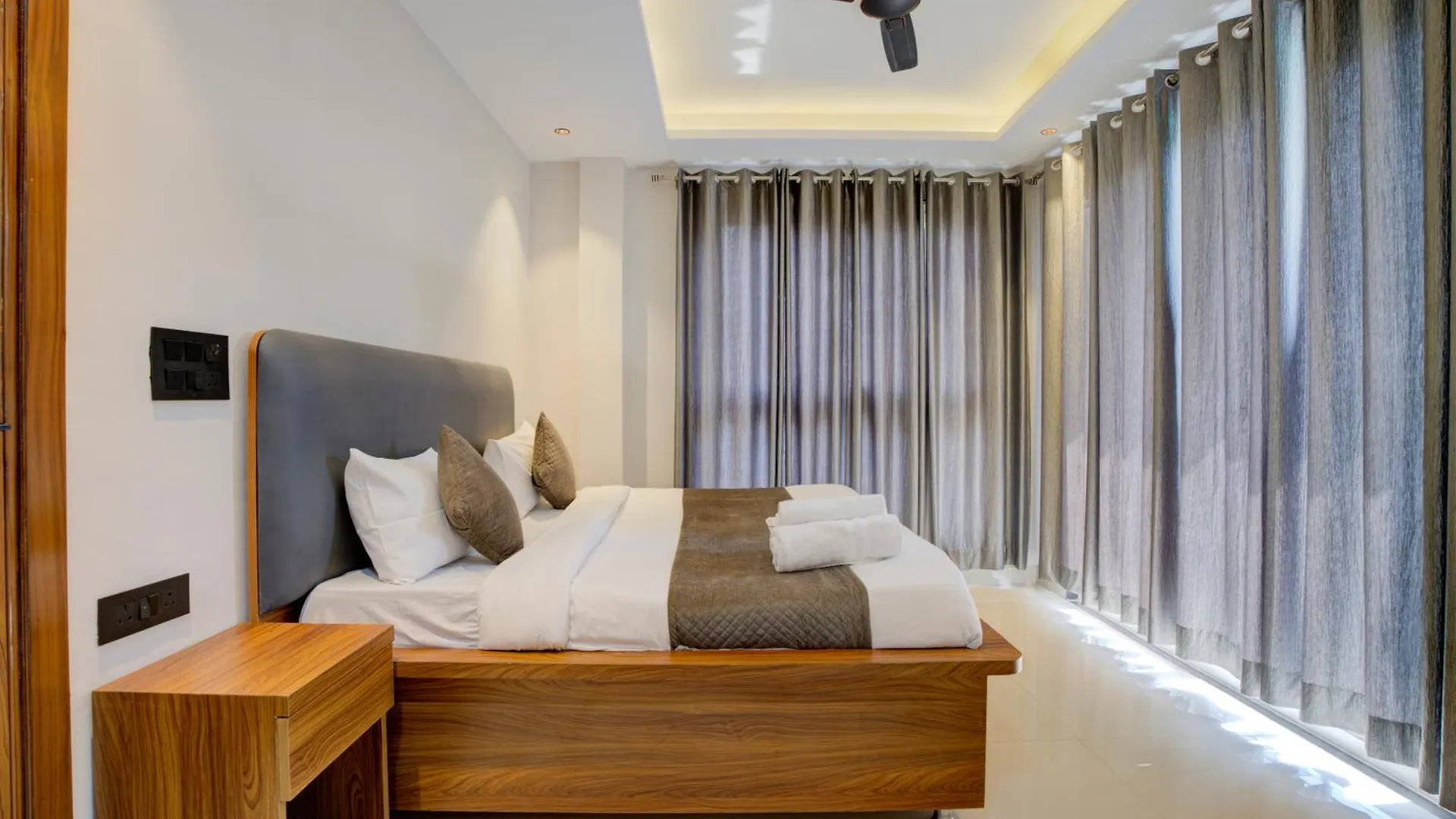 Aura Homes 1 Bhk Serviced Apartment Near Golf Course Road Gurgáon Indie