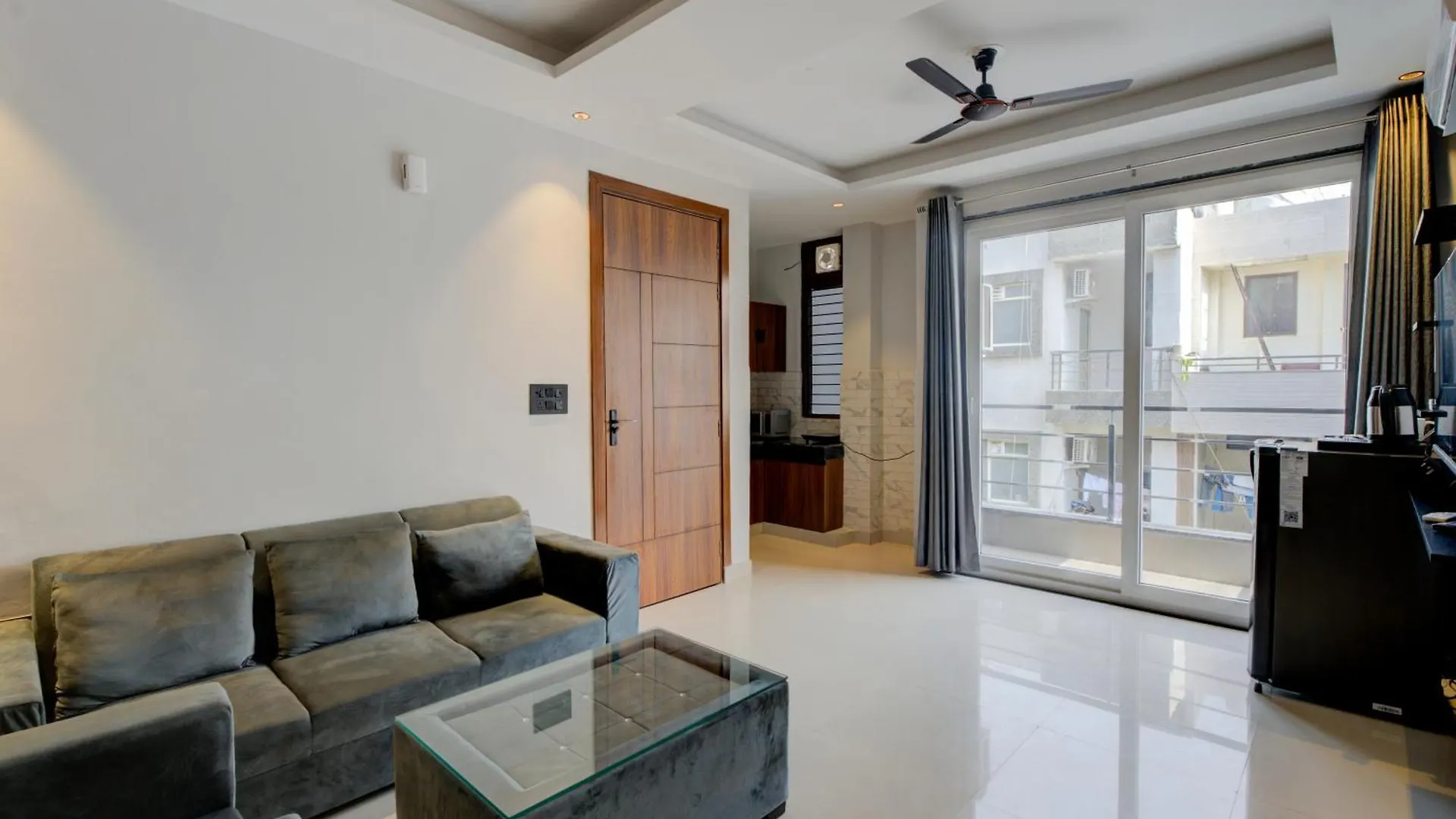 Aura Homes 1 Bhk Serviced Apartment Near Golf Course Road Gurgáon Hotel