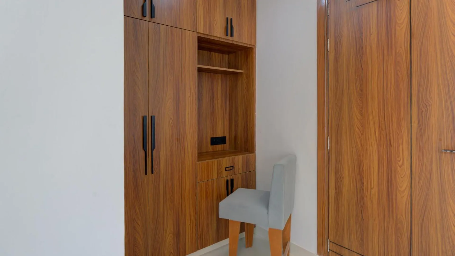 Aura Homes 1 Bhk Serviced Apartment Near Golf Course Road Gurgáon Hotel
