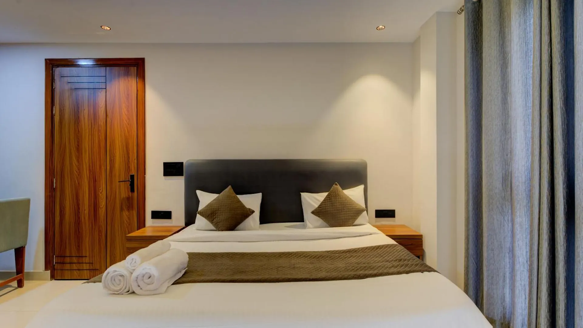 Aura Homes 1 Bhk Serviced Apartment Near Golf Course Road Gurgáon